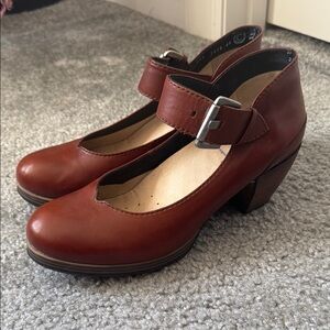 Brown Leather Mary Jane Heels